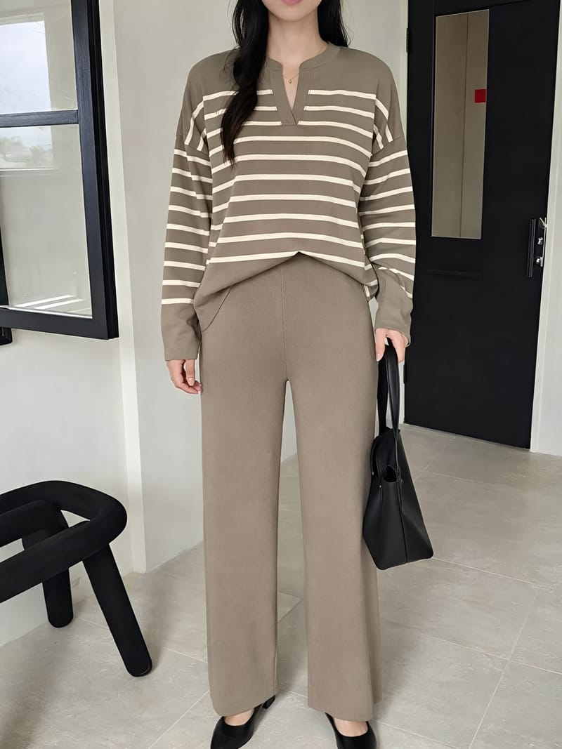 Conjunto em Tricô com Suéter Oversized Listrado e Calça Wide Leg - Caroline