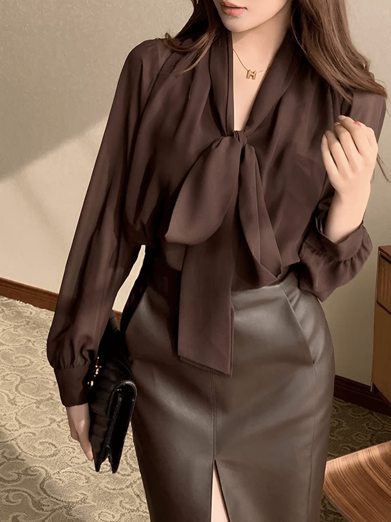 Camisa em Chiffon com Gola Laço e Punhos com Botão – Evangeline
